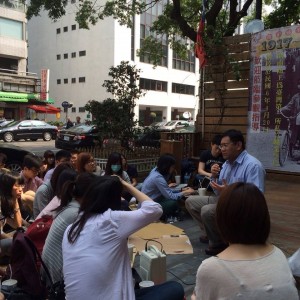 「反服贸抗争与台湾媒体」课程行动昨日独立媒体记者汪文豪现场开讲