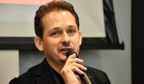 「無國界記者」組織臺灣分會理事長艾瑋昂(Cédric Alviani)。圖片授權:Public Domain (VOA)