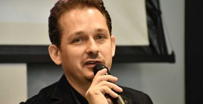 「無國界記者」組織臺灣分會理事長艾瑋昂(Cédric Alviani)。圖片授權:Public Domain (VOA)
